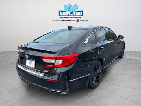 Used 2018 Honda Accord Touring image 25