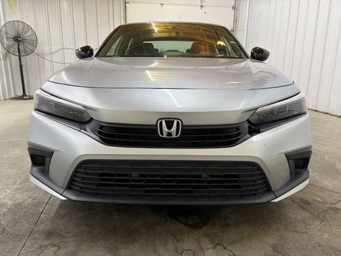 Used 2022 Honda Civic Sport image 2