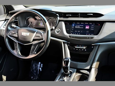 Used 2023 Cadillac XT5 Premium Luxury w/ LPO, Floor Liner Package AWD/4WD image 18