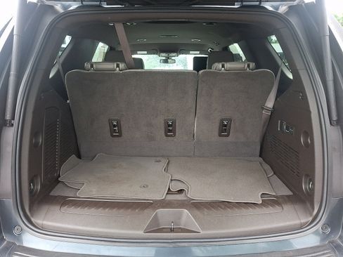 Used 2021 GMC Yukon SLT w/ Rear Media and Nav Package AWD/4WD image 29