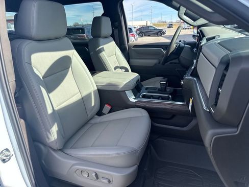 New 2026 GMC Sierra 1500 SLT w/ SLT Premium Plus Package image 14