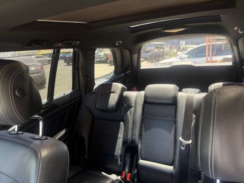 Used 2014 Mercedes-Benz GL 550 4MATIC image 14