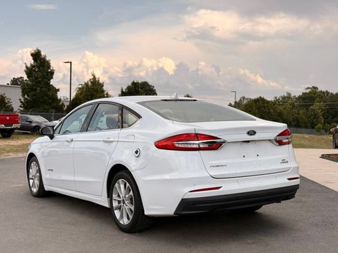 Used 2019 Ford Fusion SE FWD image 8