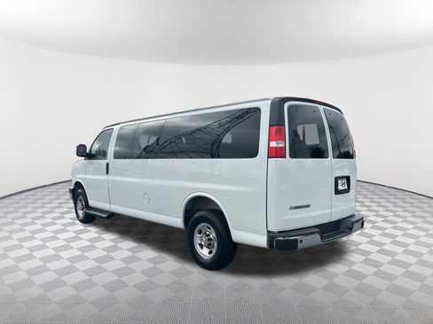 Used 2025 Chevrolet Express 3500 LT w/ LT Preferred Equipment Group RWD image 7