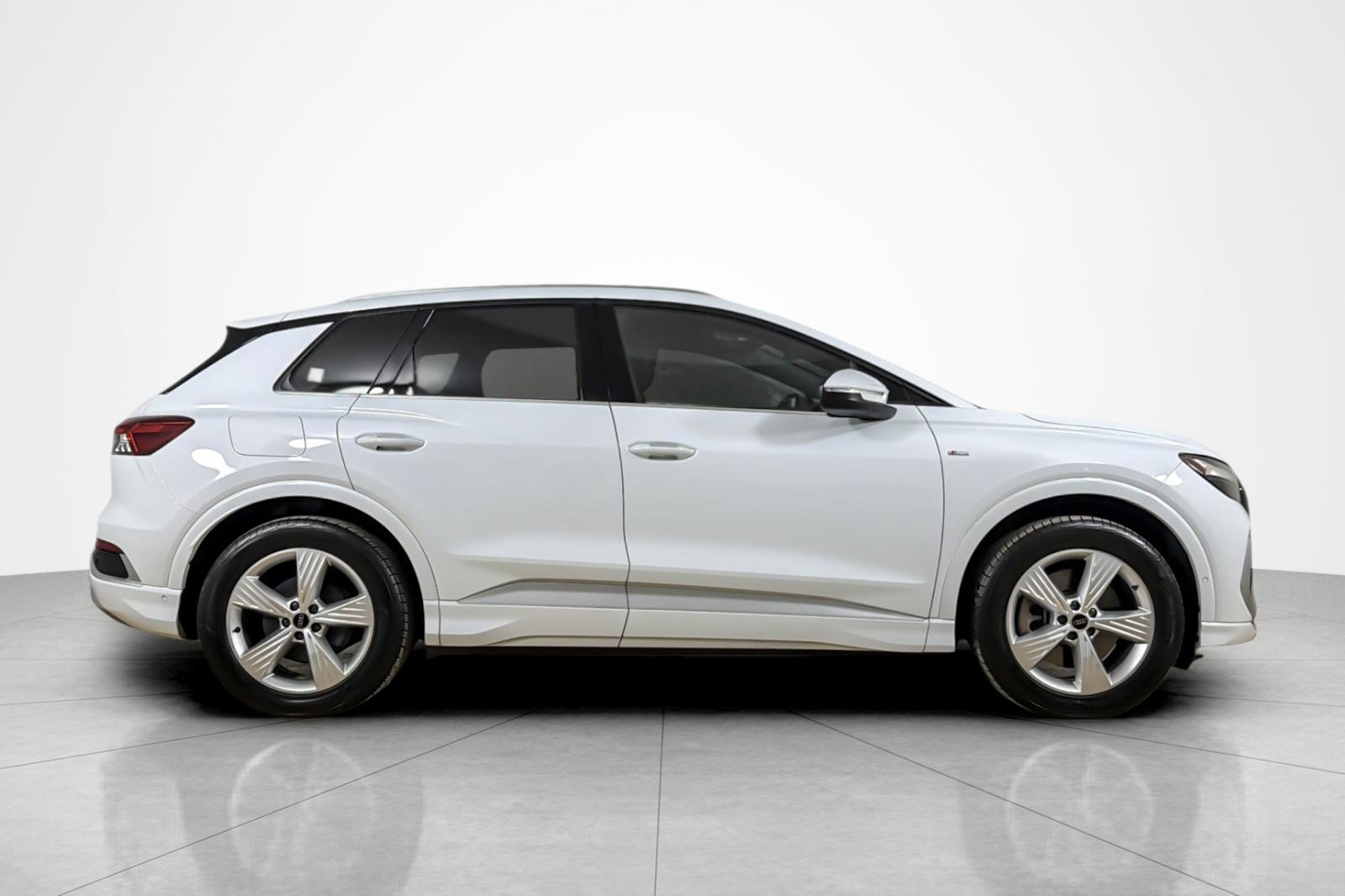 Certified 2024 Audi Q4 e-tron Premium Plus w/ Premium Plus AWD/4WD image 6