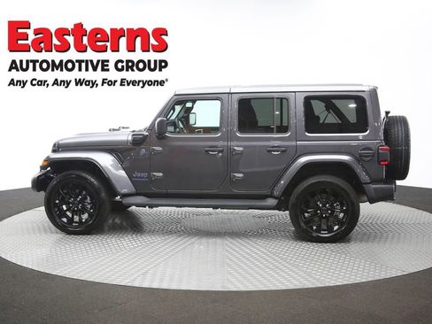 Used 2025 Jeep Wrangler Unlimited Sahara AWD/4WD image 60