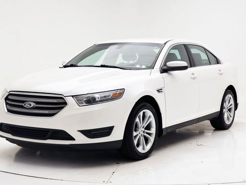 Used 2013 Ford Taurus SEL image 2