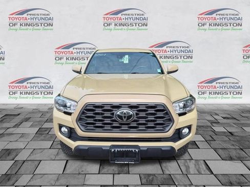 Used 2020 Toyota Tacoma TRD Off-Road AWD/4WD image 9