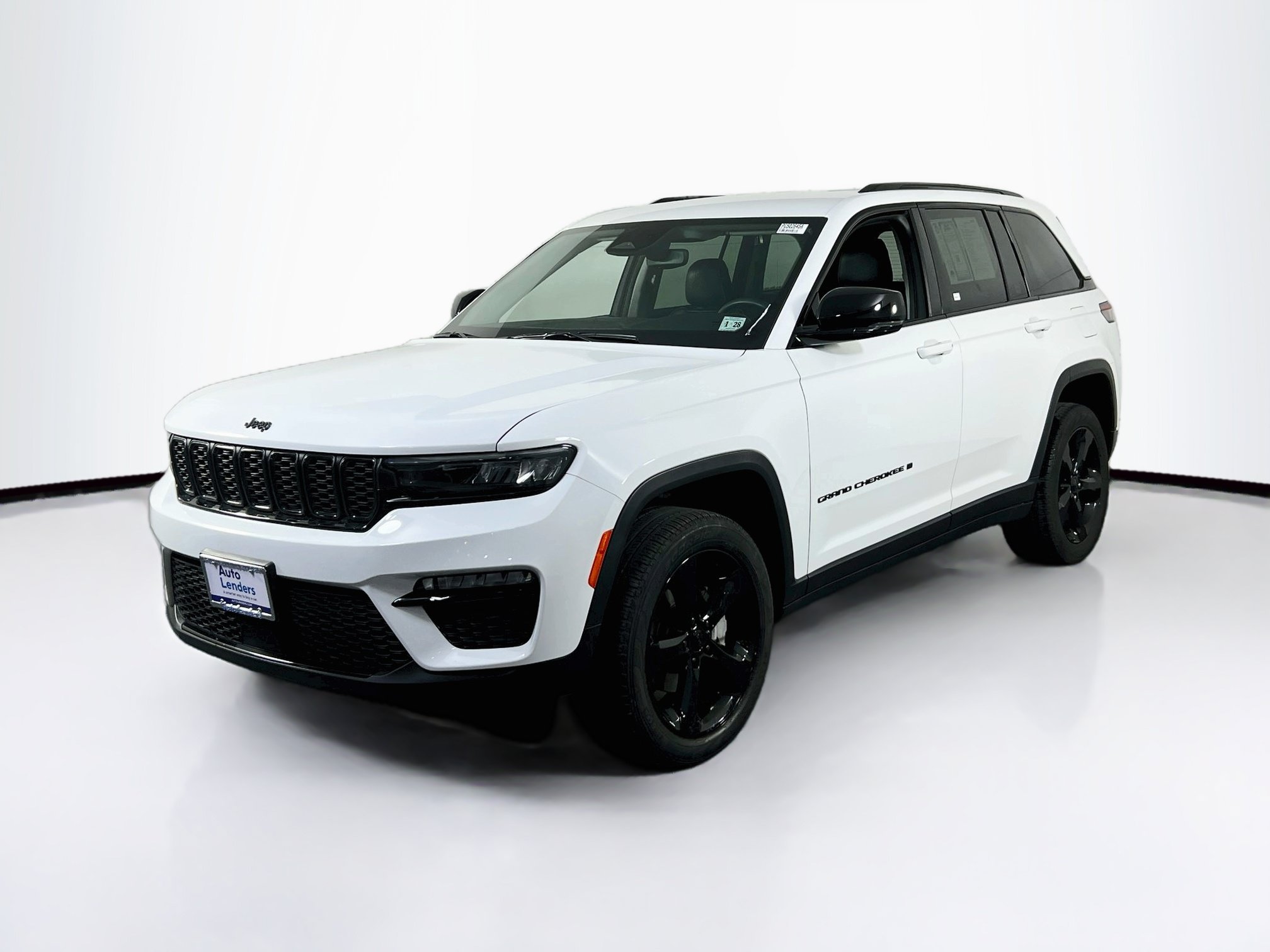 Used 2023 Jeep Grand Cherokee Limited w/ Black Appearance Package AWD/4WD image 1