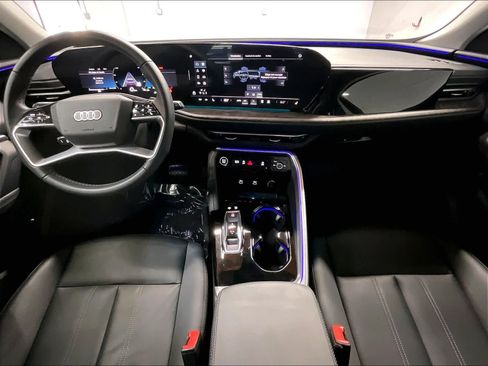 Certified 2025 Audi Q5 Premium w/ Convenience Package AWD/4WD image 16