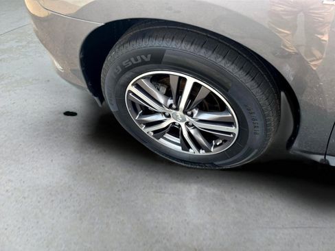 Used 2019 INFINITI QX60 Luxe w/ Essential Package image 41