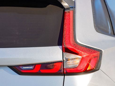 Used 2025 Honda CR-V EX-L image 9