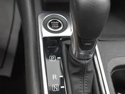 Used 2025 Nissan Sentra SV image 33