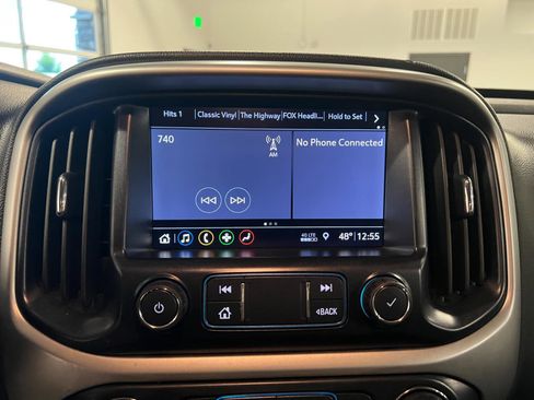 Used 2019 Chevrolet Colorado ZR2 w/ ZR2 Midnight Special Edition AWD/4WD image 17