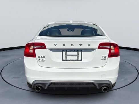 Used 2018 Volvo S60 T5 Dynamic image 8