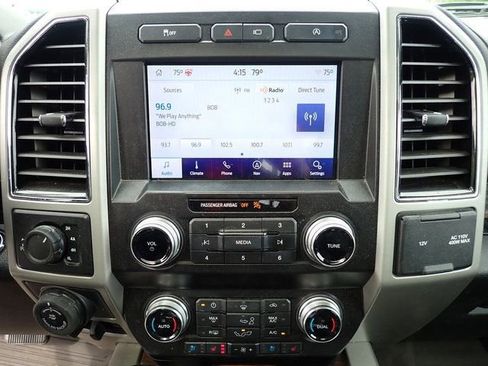 Used 2019 Ford F150 Lariat w/ Equipment Group 502A Luxury AWD/4WD image 15