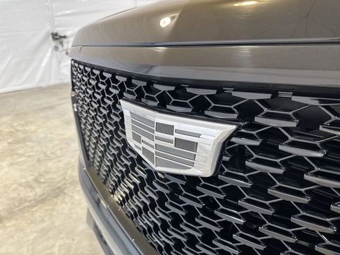 Certified 2022 Cadillac Escalade ESV Premium Luxury w/ Performance Package image 33