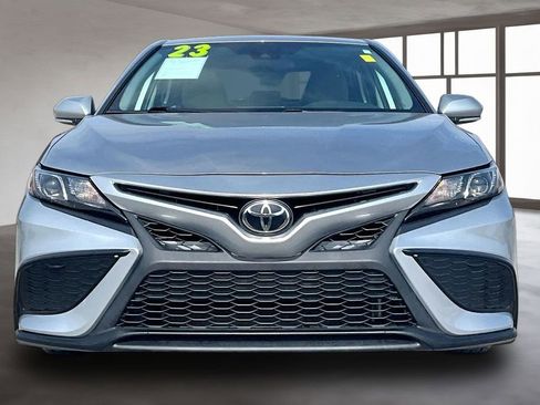 Used 2023 Toyota Camry SE image 2