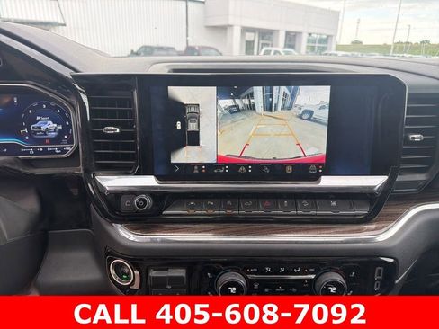 Used 2024 Chevrolet Silverado 1500 LT Trail Boss w/ LT Trail Boss Premium Package AWD/4WD image 12