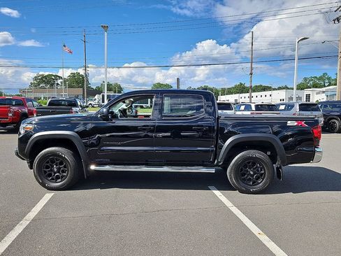 Used 2023 Toyota Tacoma SR5 w/ SX Package AWD/4WD image 8