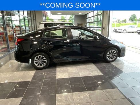 Used 2020 Toyota Prius Limited w/ Premium Convenience Package FWD image 6