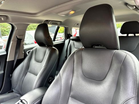 Used 2015 Volvo V60 T5 Platinum image 18