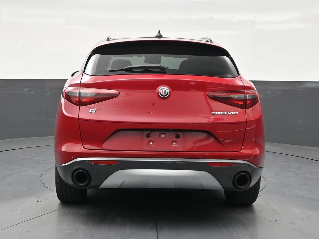 Used 2022 Alfa Romeo Stelvio Ti w/ Active Assist Plus Package AWD/4WD image 4
