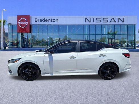 Used 2023 Nissan Sentra SR w/ Midnight Edition Package FWD image 8