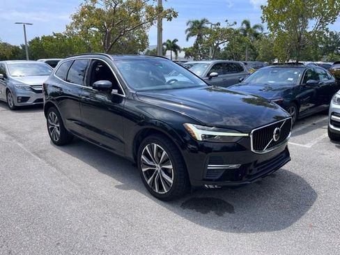 Used 2022 Volvo XC60 B5 Momentum w/ Climate Package FWD image 1