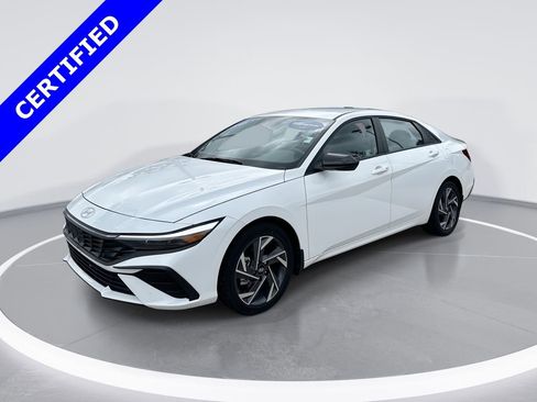 Certified 2025 Hyundai Elantra SEL FWD image 1
