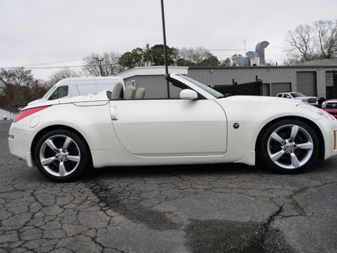 Used 2007 Nissan 350Z Touring image 29