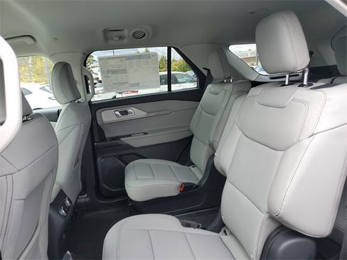New 2026 Ford Explorer Active w/ Active Comfort Package image 30