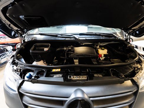 Used 2021 Mercedes-Benz Sprinter 2500 w/ Premium Plus Package image 71