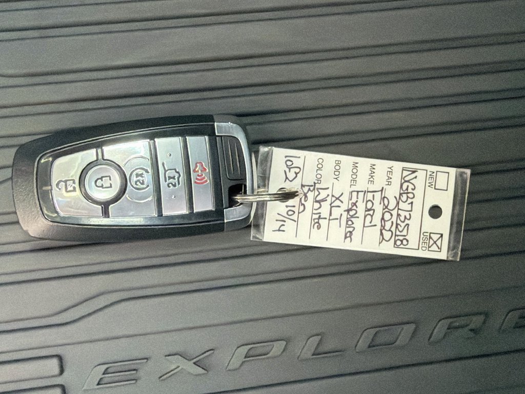 Used 2022 Ford Explorer XLT w/ Equipment Group 202A AWD/4WD image 35