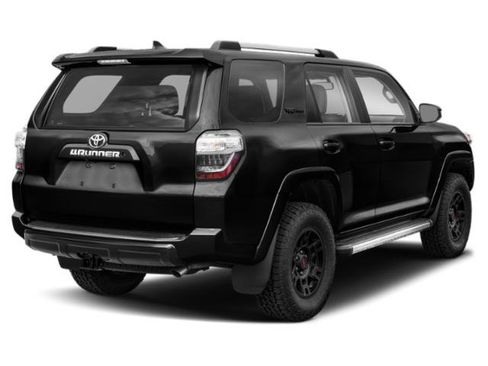 Used 2018 Toyota 4Runner TRD Off-Road AWD/4WD image 2