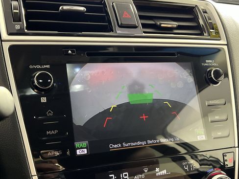 Used 2018 Subaru Outback 2.5i Touring image 19