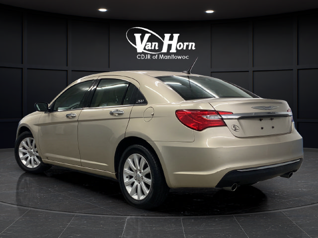 Used 2014 Chrysler 200 Limited FWD image 5