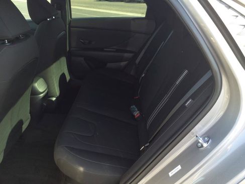 New 2025 Hyundai Elantra SEL image 7