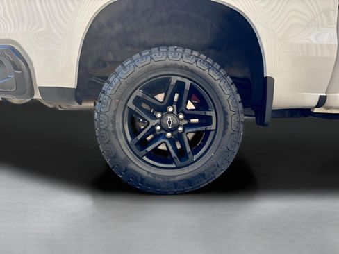 Used 2022 Chevrolet Silverado 1500 LT Trail Boss image 8