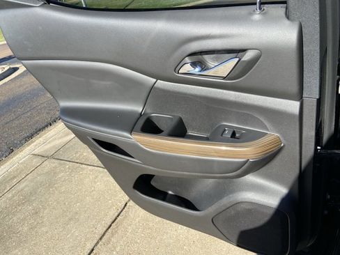 Used 2022 GMC Acadia SLE w/ Driver Convenience Package image 52