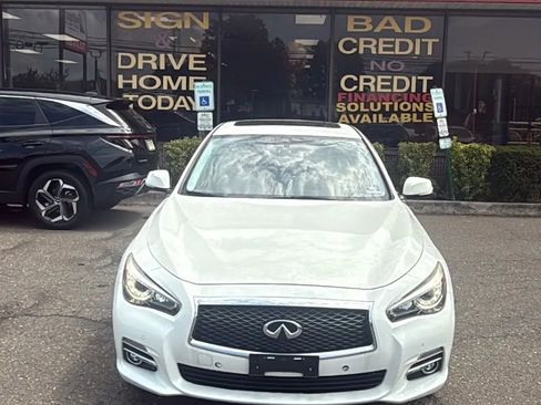 Used 2015 INFINITI Q50 Premium w/ Deluxe Touring Package image 2