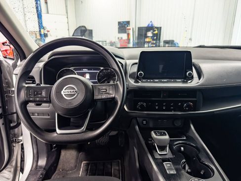 Used 2024 Nissan Rogue S AWD/4WD image 10