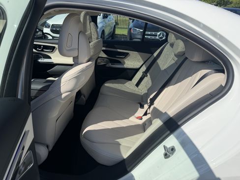 Certified 2024 Mercedes-Benz E 350 4MATIC Sedan image 33