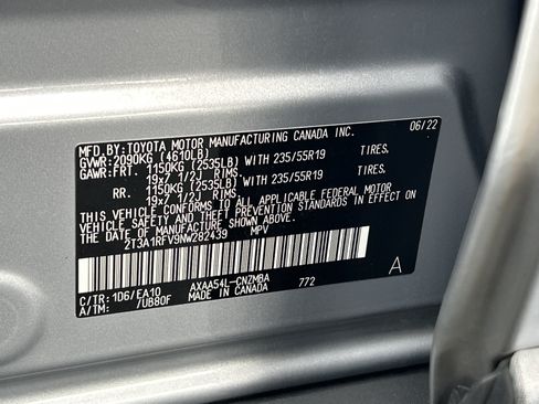 Used 2022 Toyota RAV4 XLE Premium AWD/4WD image 36