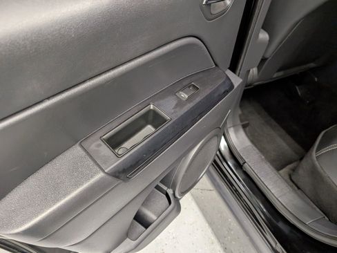 Used 2015 Jeep Compass Sport w/ Power Value Group image 17