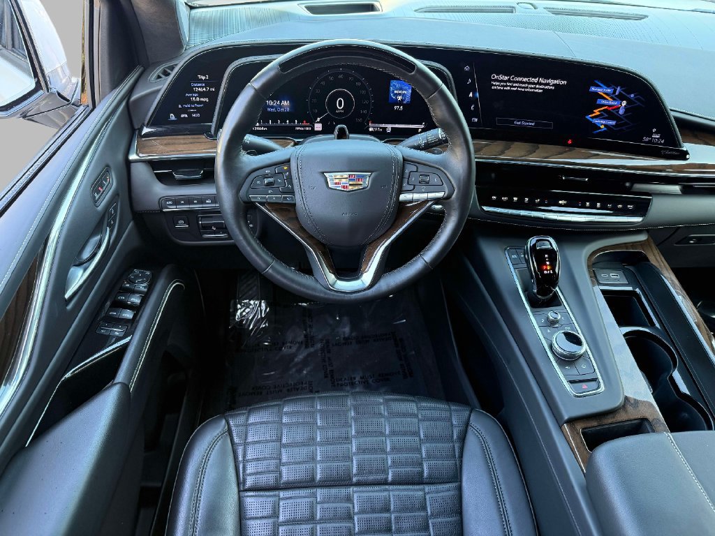 Used 2024 Cadillac Escalade Sport Platinum w/ LPO, ONYX Package AWD/4WD image 4