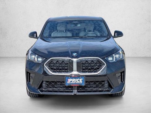 Used 2025 BMW X2 xDrive28i image 2