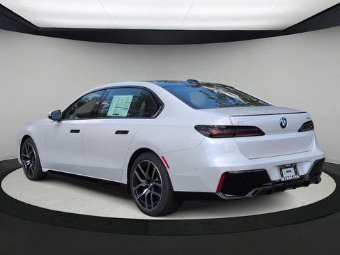 Used 2026 BMW i7 xDrive60 w/ Executive Package AWD/4WD image 6