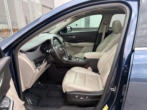 Used 2021 Cadillac XT4 Premium Luxury AWD/4WD image 9