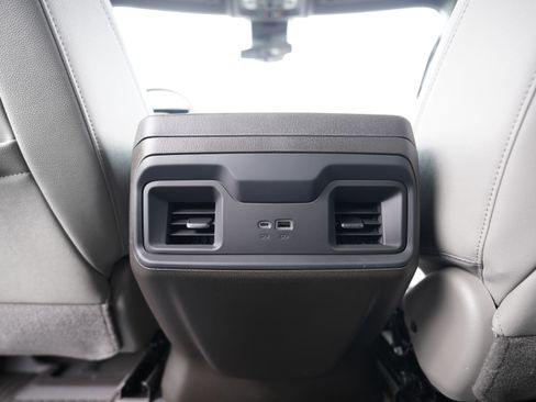 Used 2025 Chevrolet Silverado 1500 LT Trail Boss w/ LT Trail Boss Premium Package AWD/4WD image 16